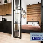Premium Apartment With Free Private Parking