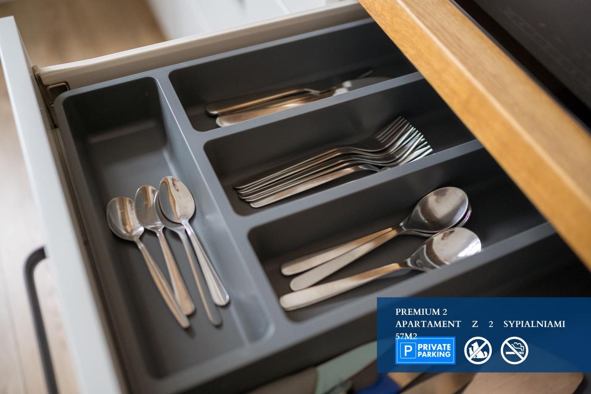 Premium With Free Private Parking Apartment *